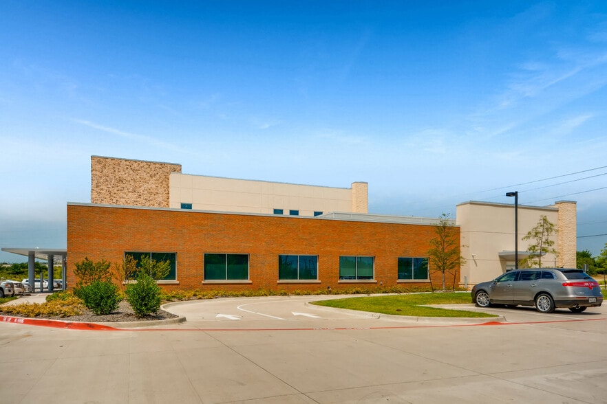 More Photos Of 7217 W Telecom Pky, Garland Medical For Lease