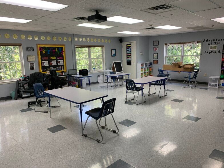 More Photos Of 3071 Bordentown Ave, Parlin Schools For Sale