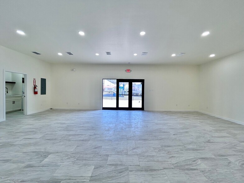 More Photos Of 1113 San Bernardo Ave, Laredo Office For Lease