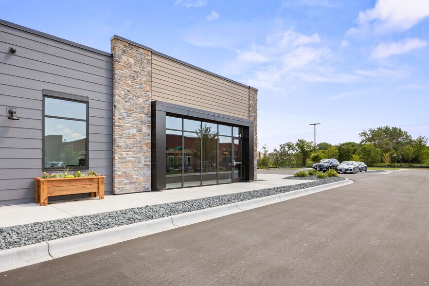 More Photos Of 701 Hwy 55 East, Buffalo Storefront Retail Office For Lease