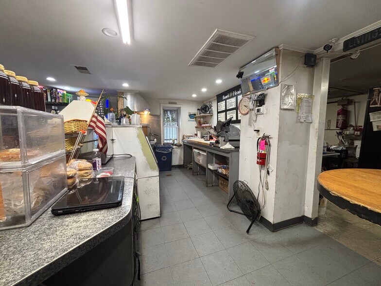 More Photos Of 3 Hamilton Rd, Pine Bush Convenience Store For Sale