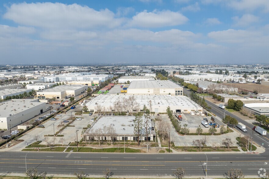 More Photos Of 2150 S Parco Ave, Ontario Manufacturing For Lease