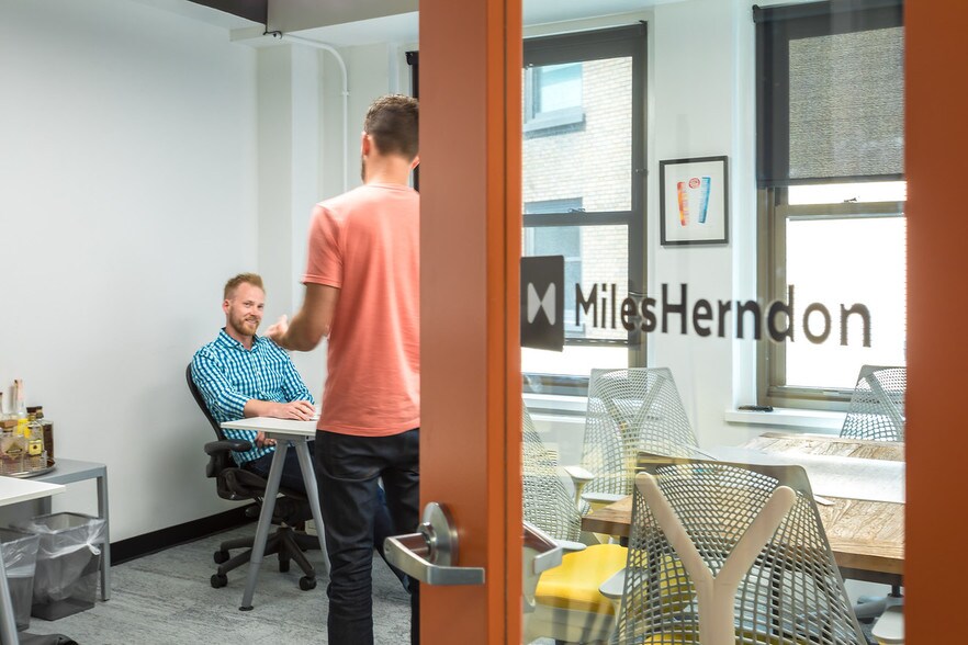 More Photos Of 55 Monument Cir, Indianapolis Office For Lease