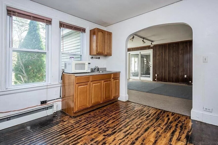 More Photos Of 105 Hartford Tpke, Shrewsbury Office Residential For Sale