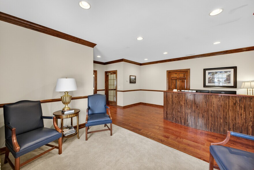 More Photos Of 5 Hawthorne Park Ct, Greenville Office For Sale