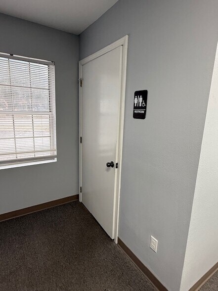 More Photos Of 4828 Davis Hwy, Pensacola Medical For Lease