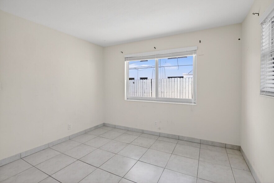 More Photos Of 4825 NE 23rd Ave, Fort Lauderdale Apartments For Sale
