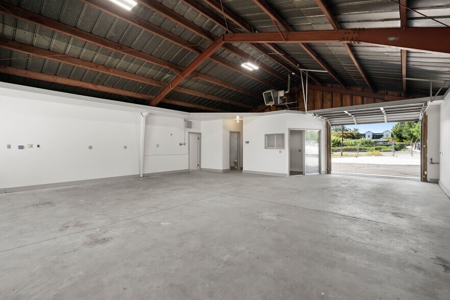 More Photos Of 3724 Oak st, Paso Robles Warehouse For Lease