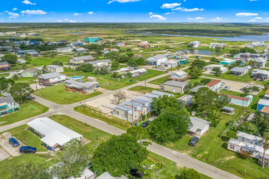 More Photos Of 702 8th St, Port Lavaca Manufactured Housing Mobile Home Park For Sale