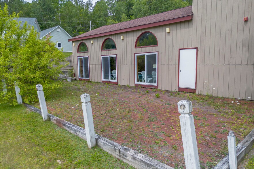 More Photos Of 6 Abroad Rd, West Dover Hotel For Sale