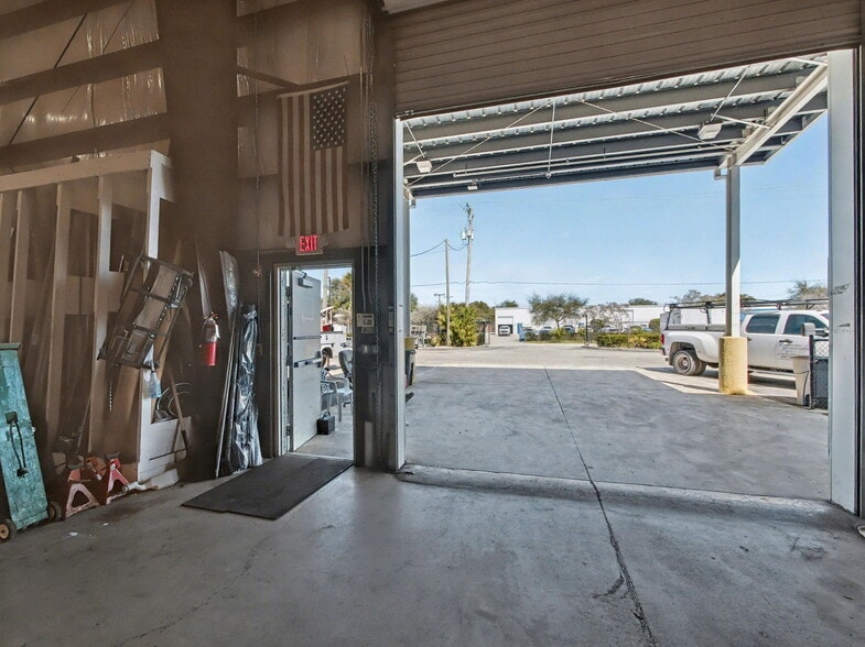 More Photos Of 6861 Garden Rd, Riviera Beach Warehouse For Sale