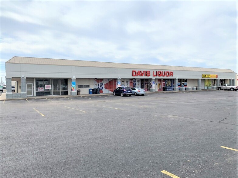 More Photos Of 8909 W Kellogg Dr, Wichita Storefront For Lease