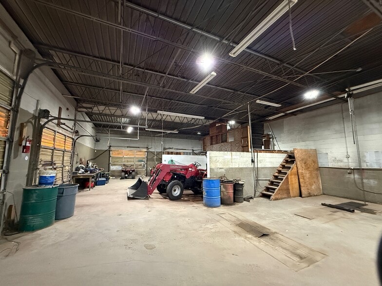 More Photos Of 881 Pine St, Abilene Industrial For Sale