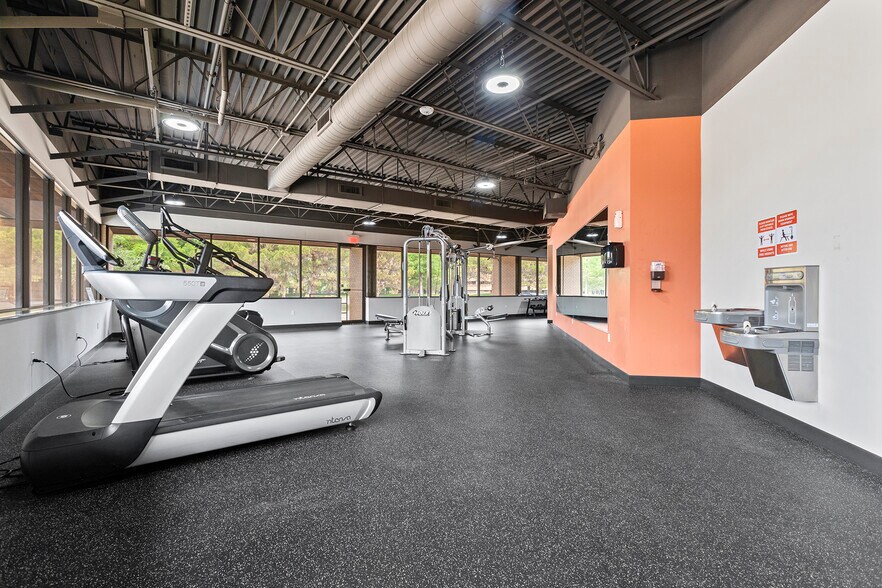 More Photos Of 2100 N Greenville Ave, Richardson Coworking Space