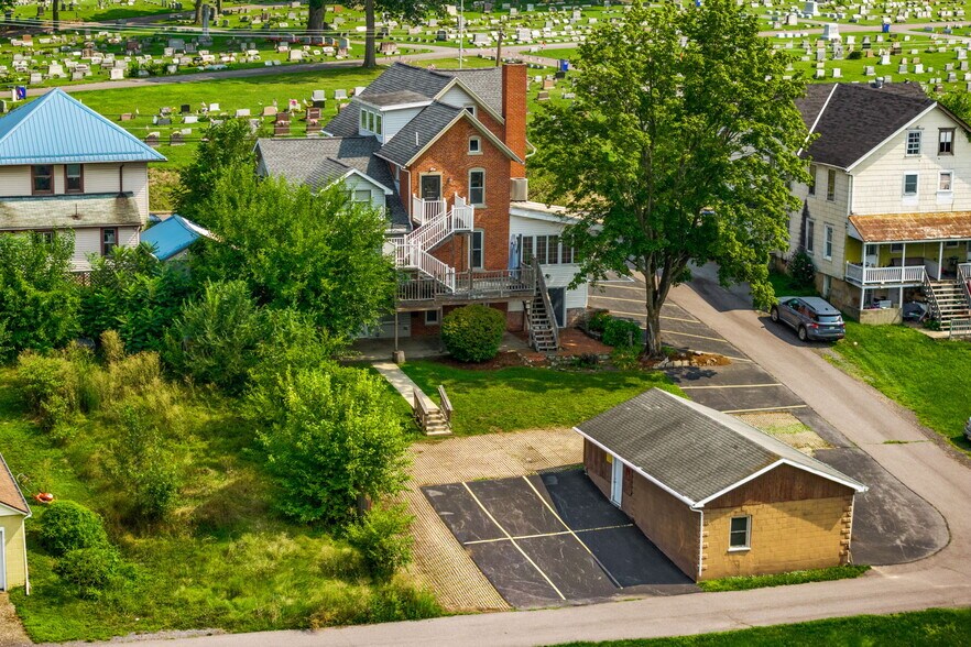 More Photos Of 330 Mahoning St, Milton Office For Sale