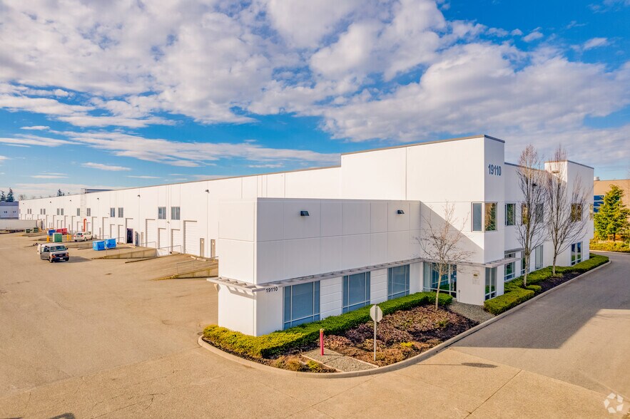 Primary Photo Of 19130 24 Av, Surrey Warehouse For Lease