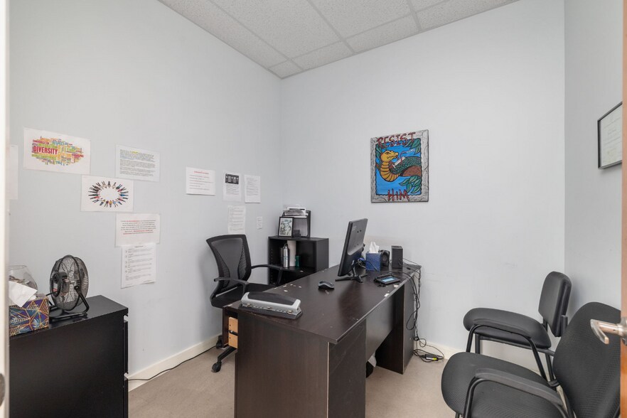 More Photos Of 3251 Harry Wurzbach Rd, San Antonio Medical For Sale