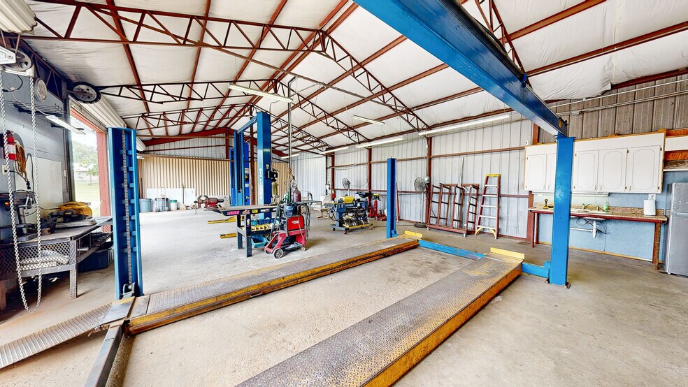 More Photos Of 716 S Main St, Enterprise Auto Repair For Sale