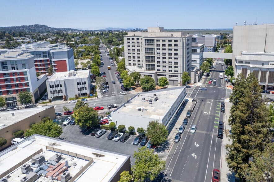 More Photos Of 700-710 Winslow St, Redwood City Office For Lease
