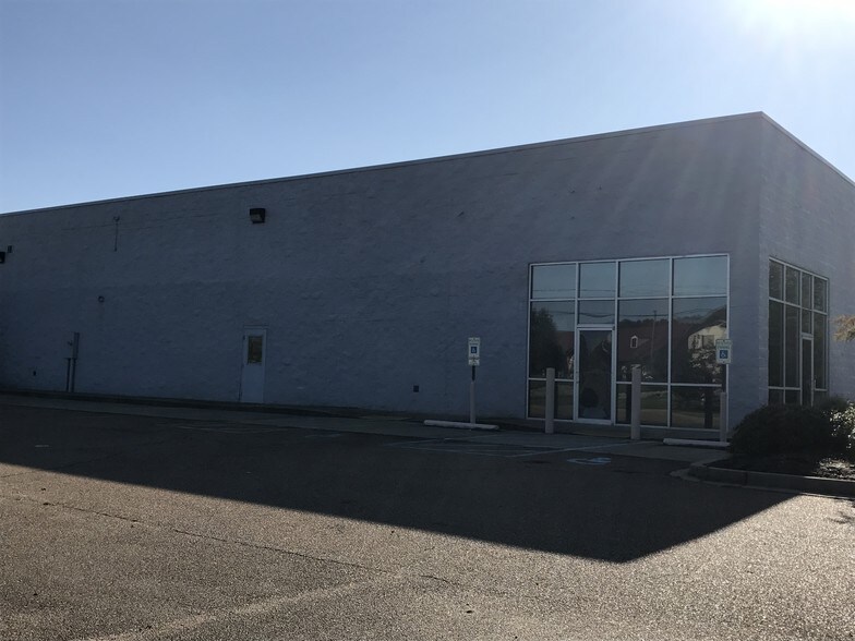 More Photos Of 5608 N State St, Jackson Freestanding For Sale