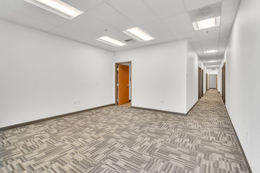 More Photos Of 11415 Sunrise Gold Cir, Rancho Cordova Warehouse For Lease