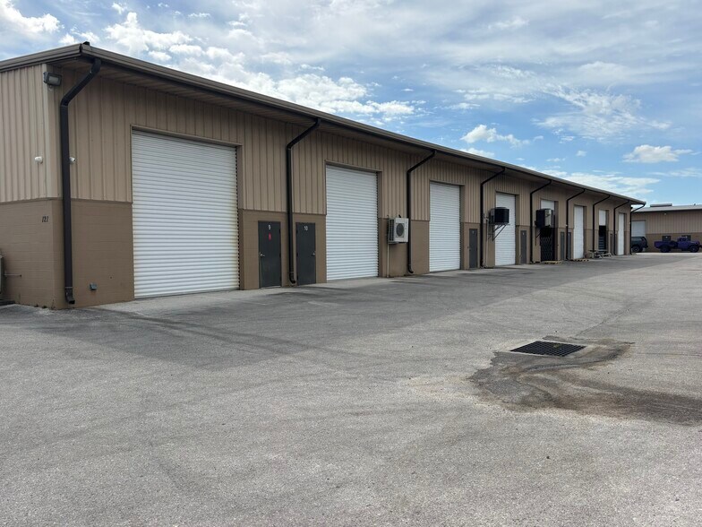 Primary Photo Of 121 Anclote Blvd, Tarpon Springs Industrial For Lease