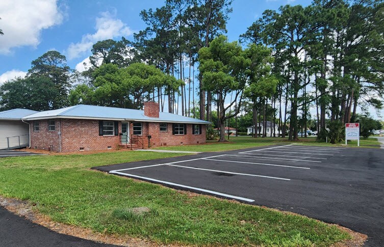 More Photos Of 2903 Kemble Ave, Brunswick Medical For Sale