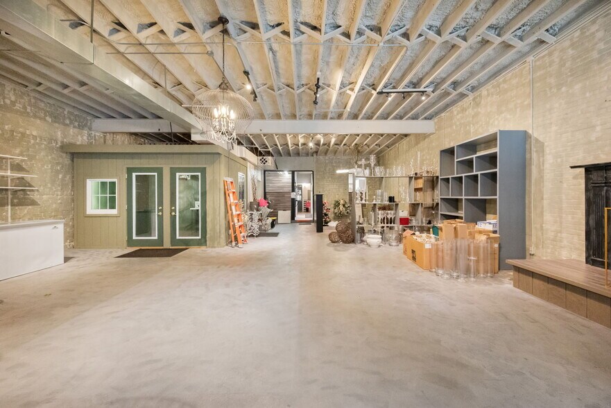 More Photos Of 116 W 3rd St, Brookston Storefront Retail Office For Sale