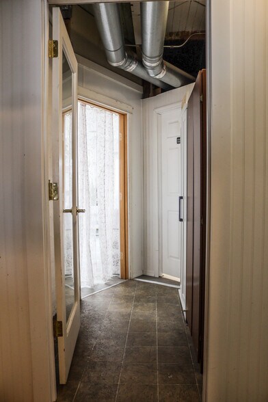 More Photos Of 426 Central Ave, Fairfield Storefront For Sale