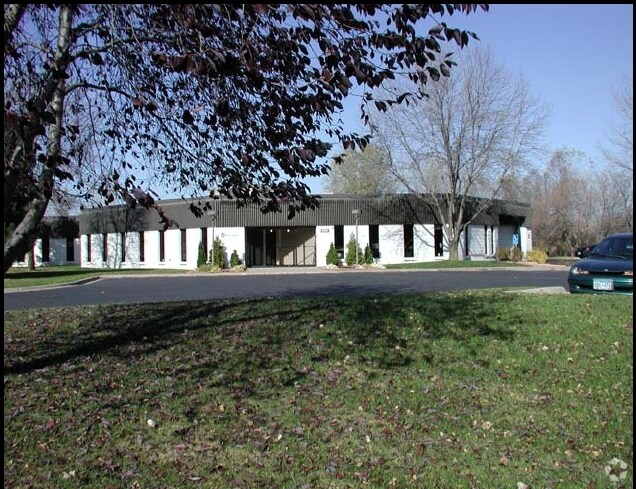 More Photos Of 9100 49th Ave N, Minneapolis Flex For Sale