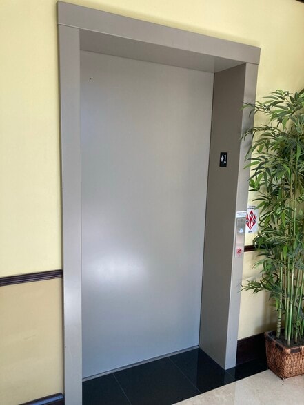 More Photos Of 6115 Lyons Rd, Coconut Creek Office For Lease