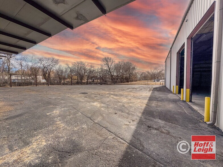 More Photos Of 2110 Naegele Rd, Colorado Springs Warehouse For Sale