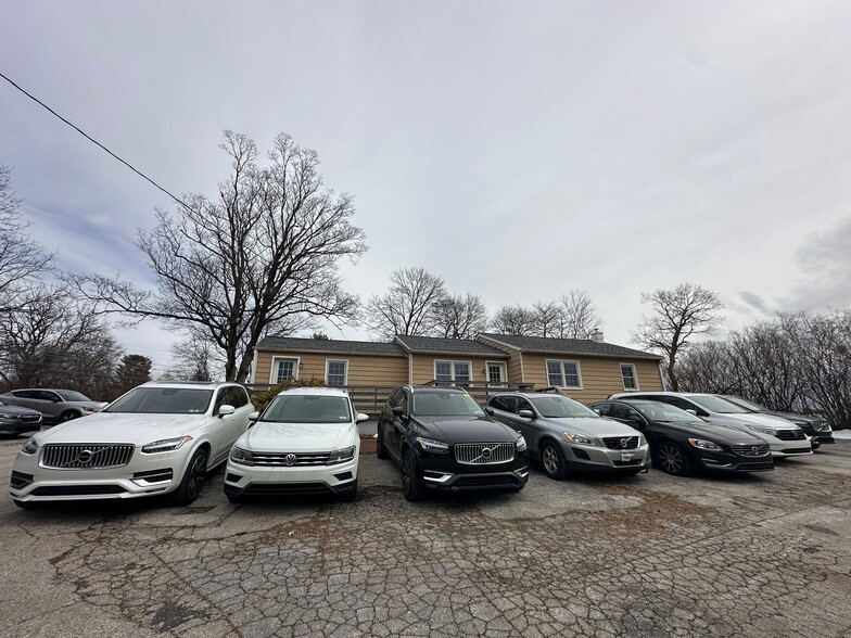 More Photos Of 2 N Lakeside Ave, Berwyn Office For Lease