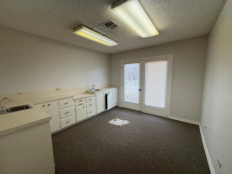 More Photos Of 2816 Armand St, Monroe Medical For Lease