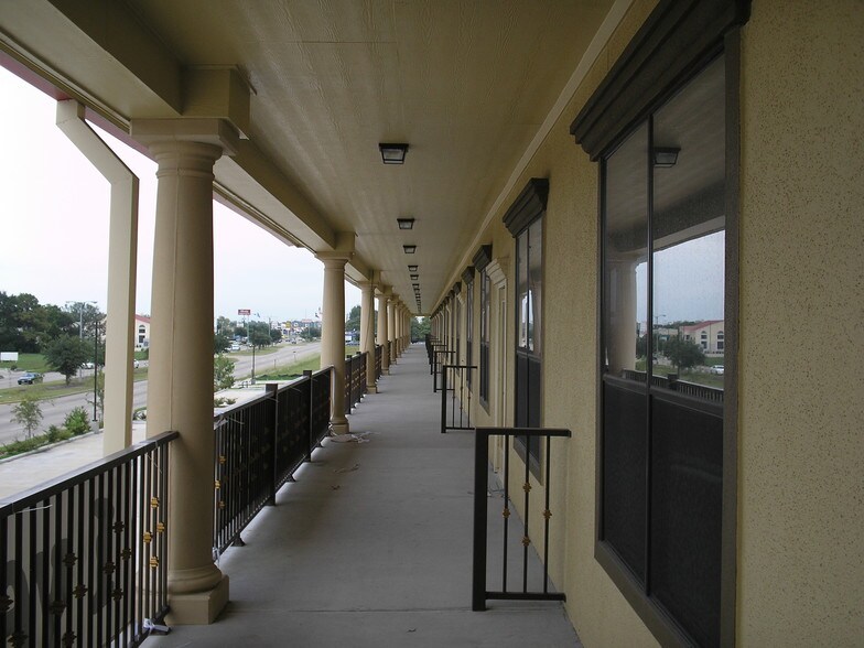 More Photos Of 12989 Bellaire Blvd, Houston Storefront For Sale