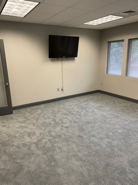 More Photos Of 3850 Bessemer Rd, Mount Pleasant Office Residential For Lease