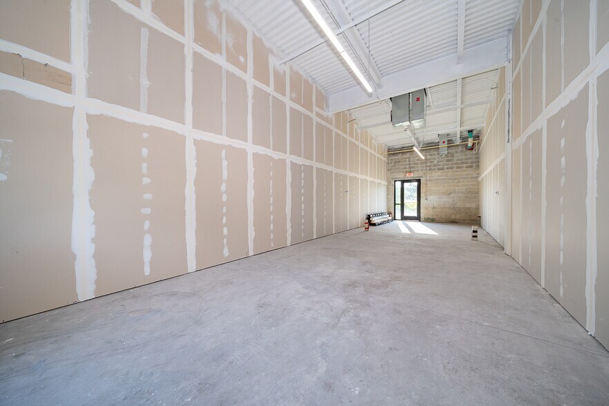 More Photos Of 3370 Rouse Rd, Orlando General Retail For Sale