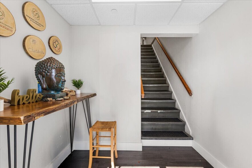 More Photos Of 1 Radar Way, Tinton Falls Office For Lease