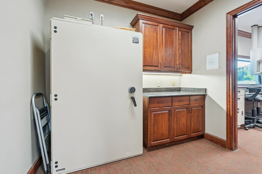 More Photos Of 525 S Jardot Rd, Stillwater Office Residential For Sale