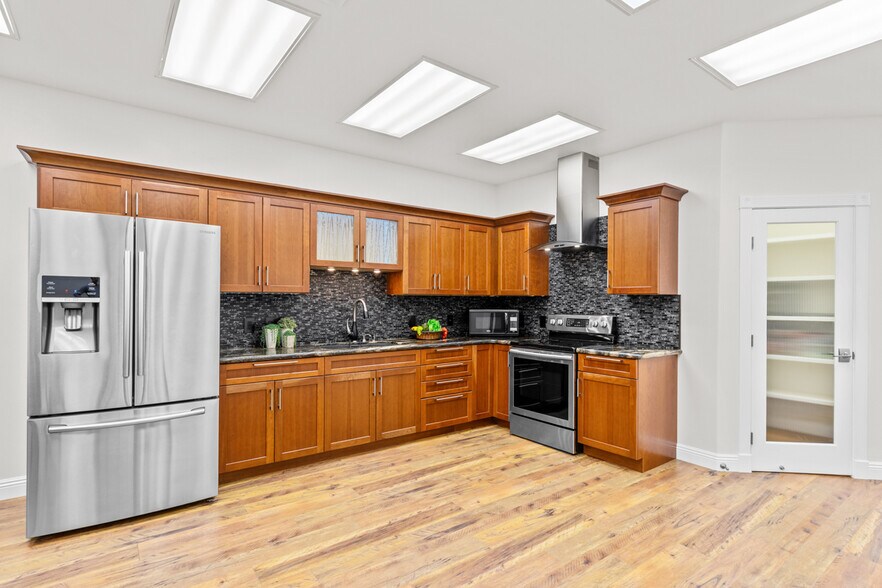 More Photos Of 73-5568 Maiau St, Kailua Kona Flex For Sale