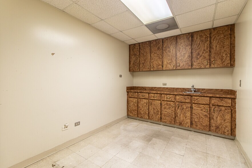 More Photos Of 398 Hart Street, Monroe Medical For Lease