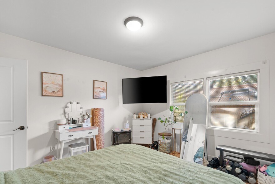 More Photos Of 420 Capitola Road Ext, Santa Cruz Apartments For Sale