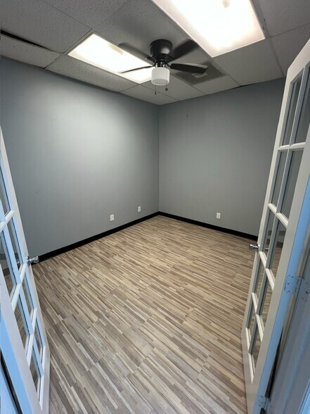 More Photos Of 14606 Sheraton St, Houston Warehouse For Sale