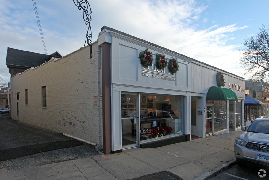 Primary Photo Of 32-40 W Putnam St, Greenwich Storefront For Lease