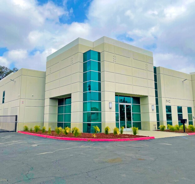 More Photos Of 642 S Waterman Ave, San Bernardino Warehouse For Lease