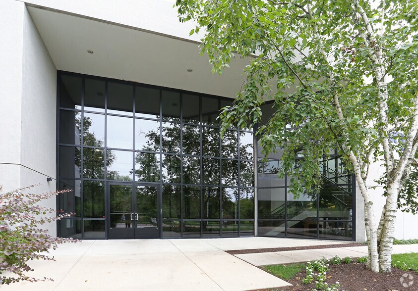 More Photos Of 1 Waterview Dr, Shelton Light Distribution For Lease