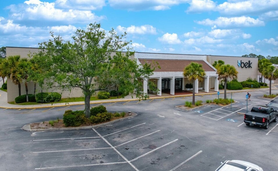 More Photos Of 2215 Memorial Dr, Waycross General Retail For Sale