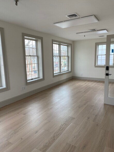 More Photos Of 53-55 Newtown Ln, East Hampton Storefront Retail Residential For Sale