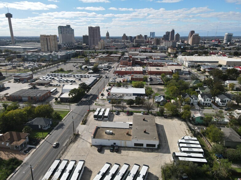 Primary Photo Of 1505 E Houston St, San Antonio Truck Terminal For Lease