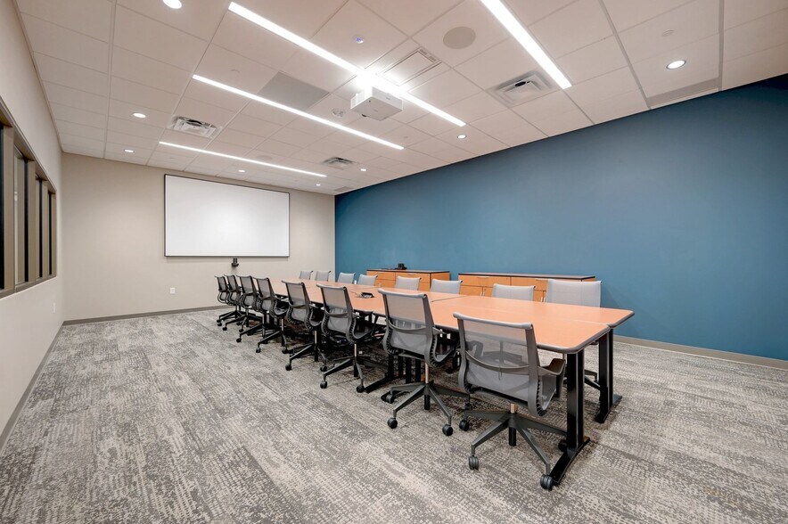 More Photos Of 3610-3626 West Ave, San Antonio Office For Sale